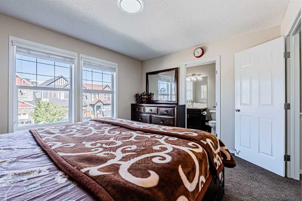 131 Skyview point Crescent NE