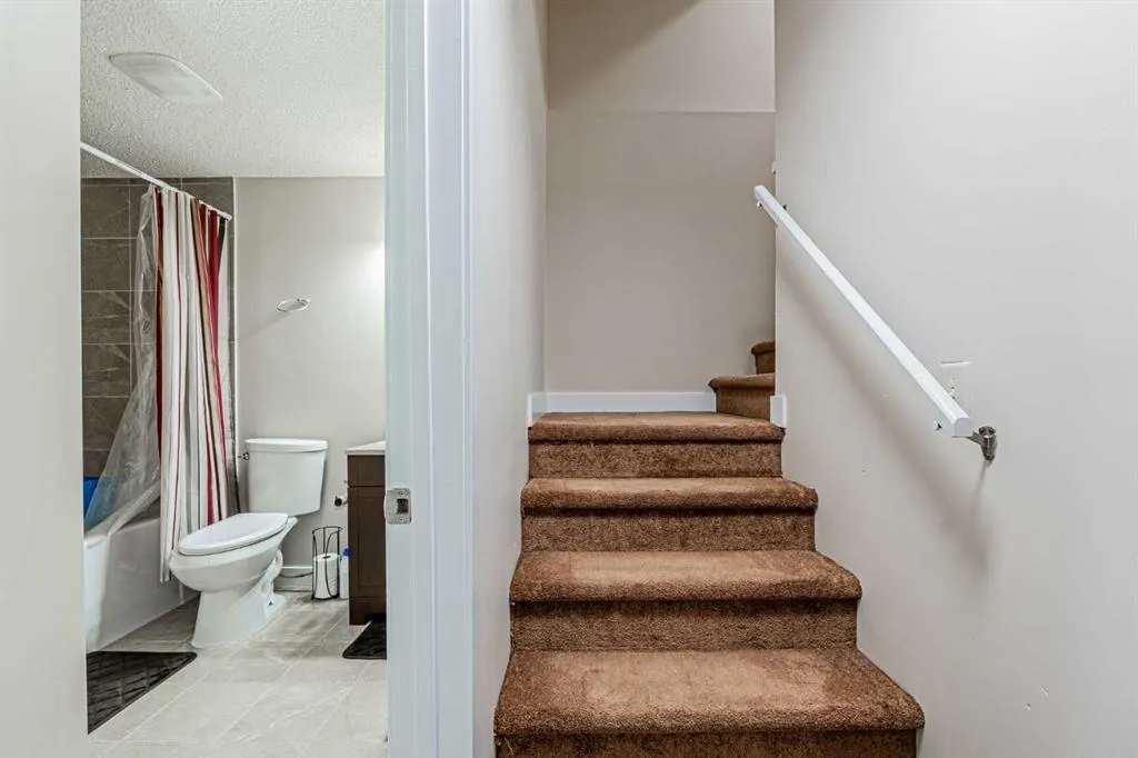131 Skyview point Crescent NE