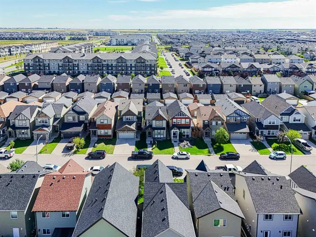 131 Skyview point Crescent NE