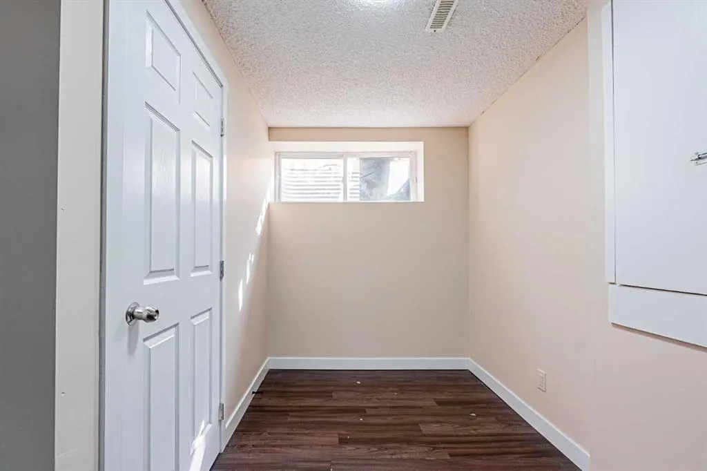 131 Skyview point Crescent NE