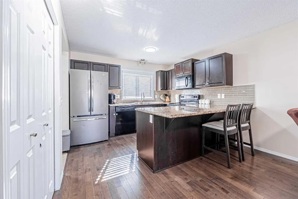 131 Skyview point Crescent NE