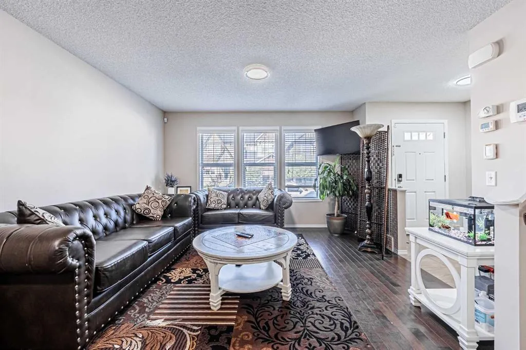 131 Skyview point Crescent NE