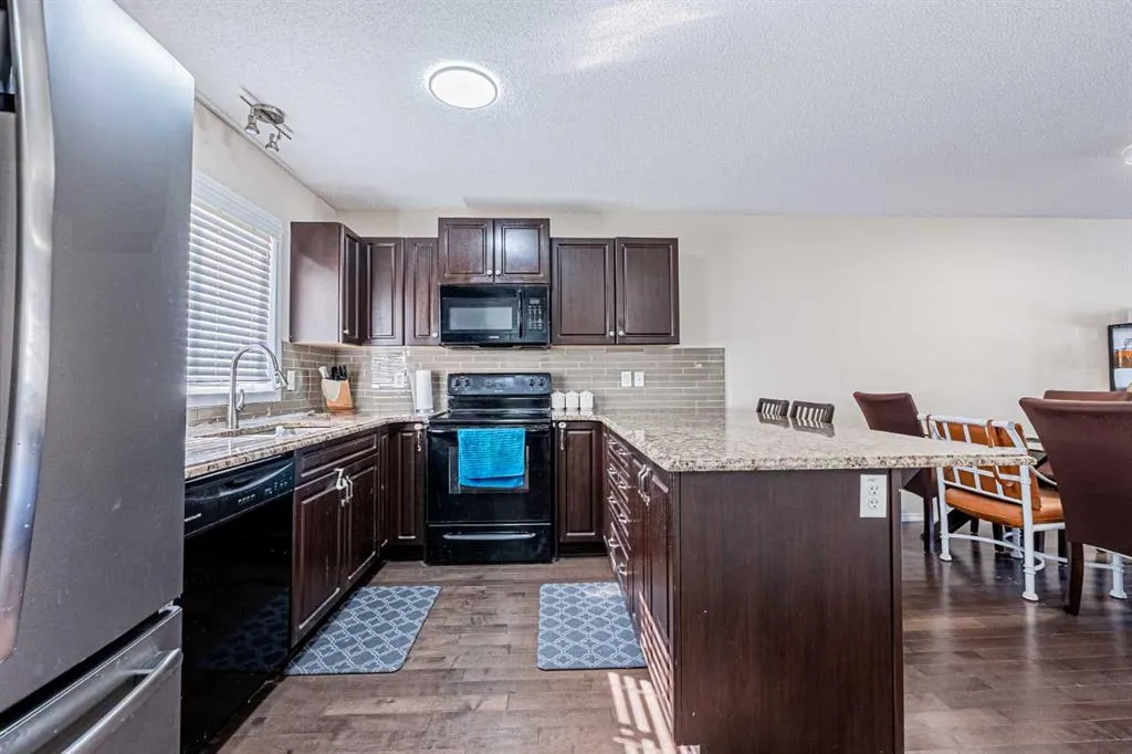 131 Skyview point Crescent NE
