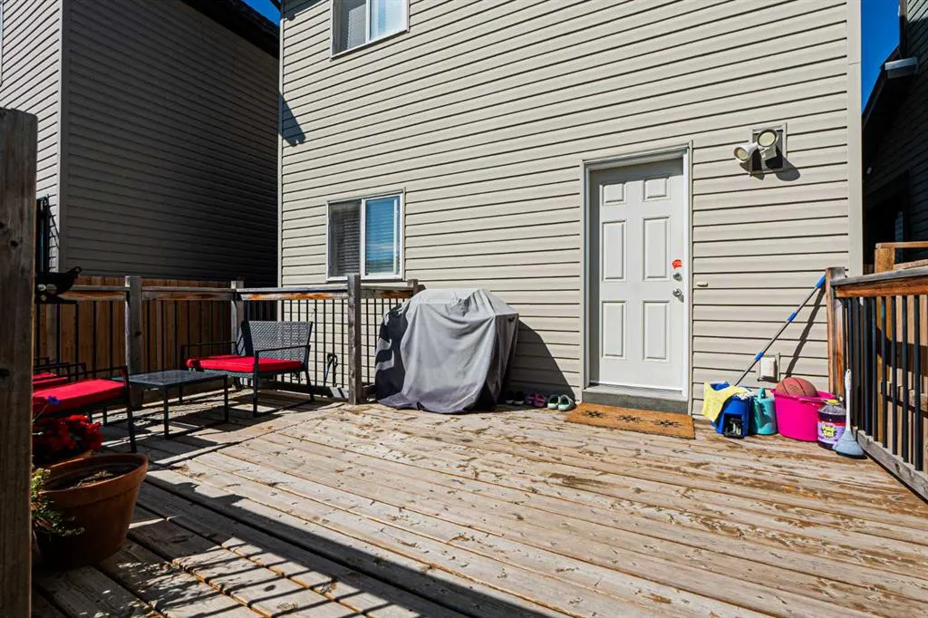 131 Skyview point Crescent NE