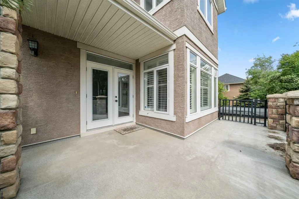 15 Spring Willow Way SW