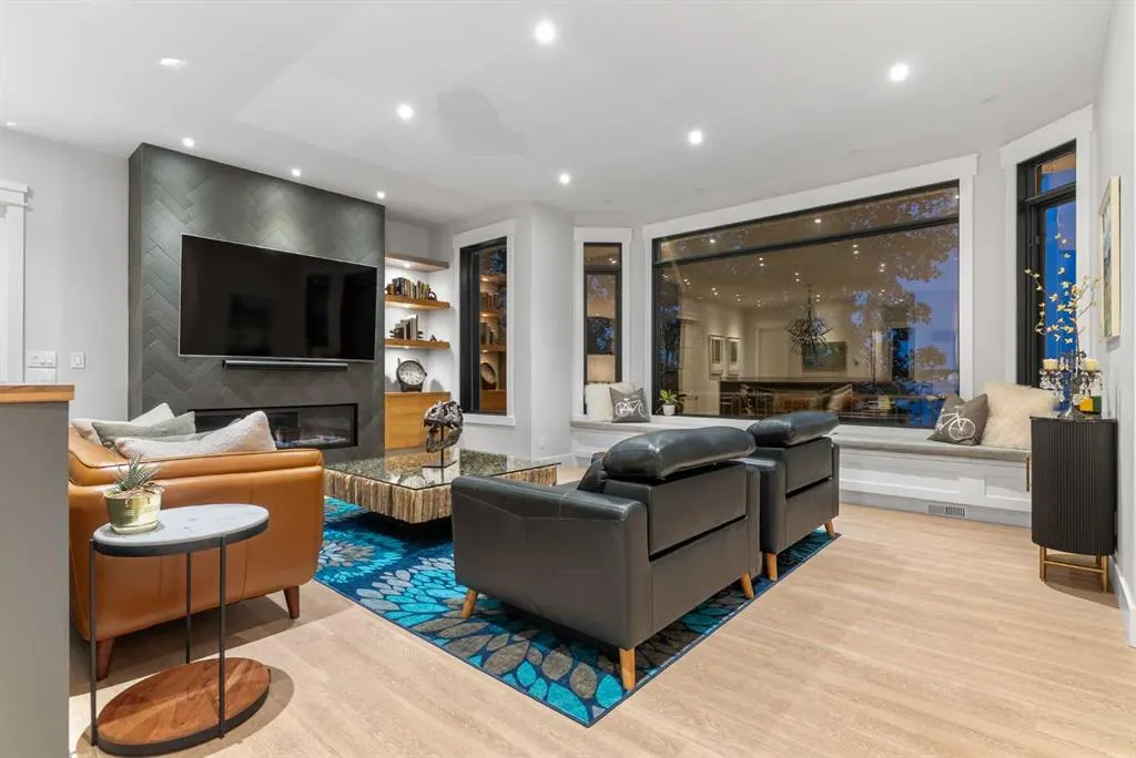 732 West Chestermere Drive