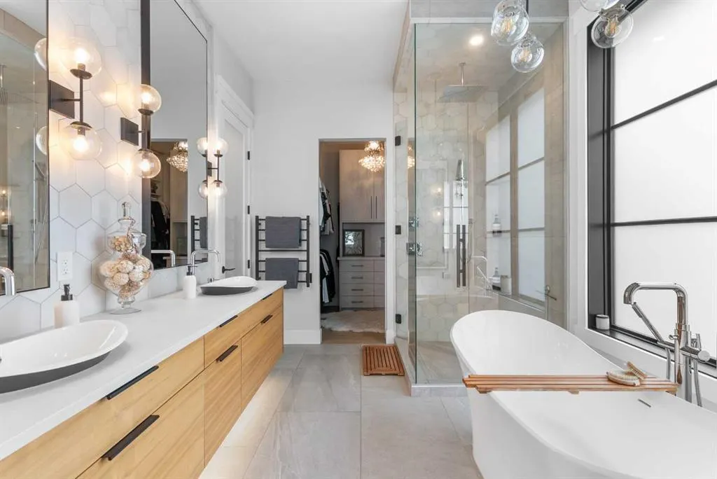 732 West Chestermere Drive