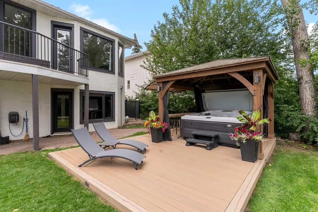 732 West Chestermere Drive