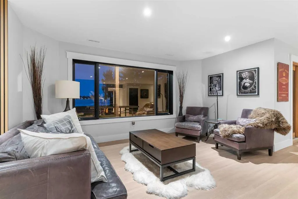 732 West Chestermere Drive