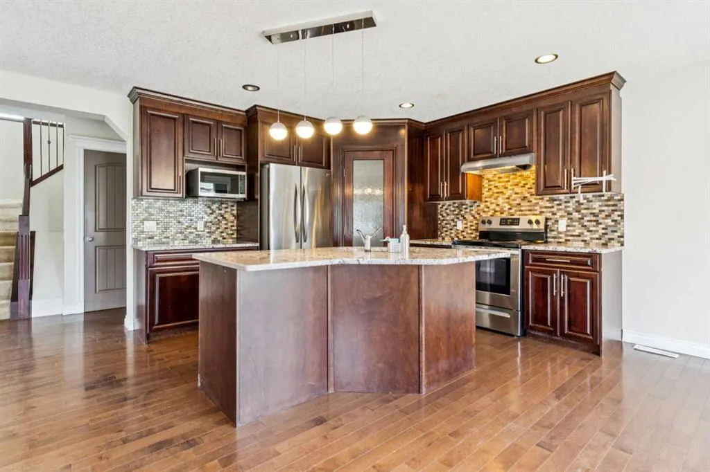 1005 Panorama Hills Drive NW