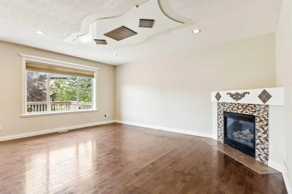 1005 Panorama Hills Drive NW
