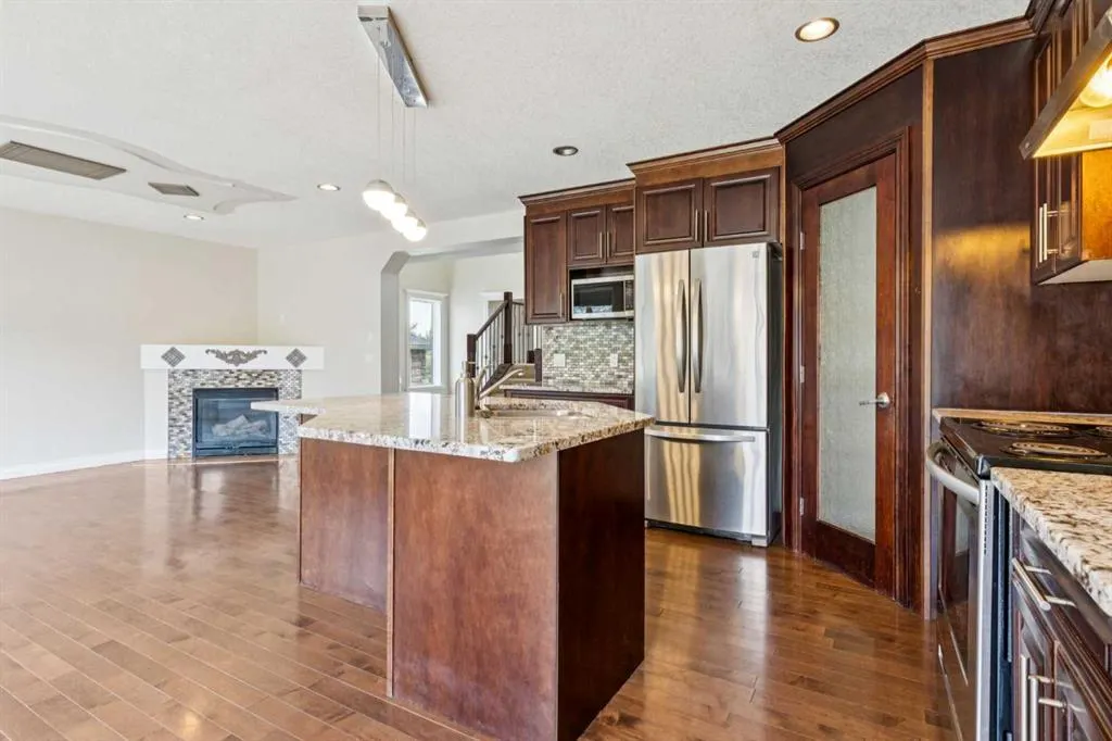 1005 Panorama Hills Drive NW