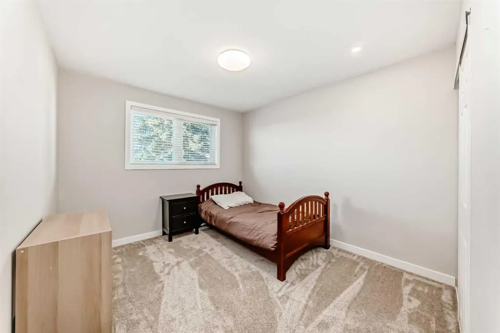 51 Strathearn Crescent SW