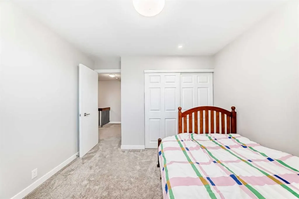 51 Strathearn Crescent SW