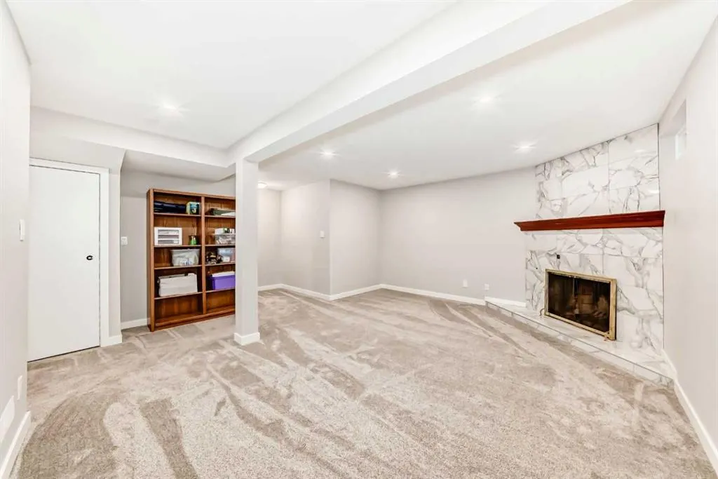 51 Strathearn Crescent SW