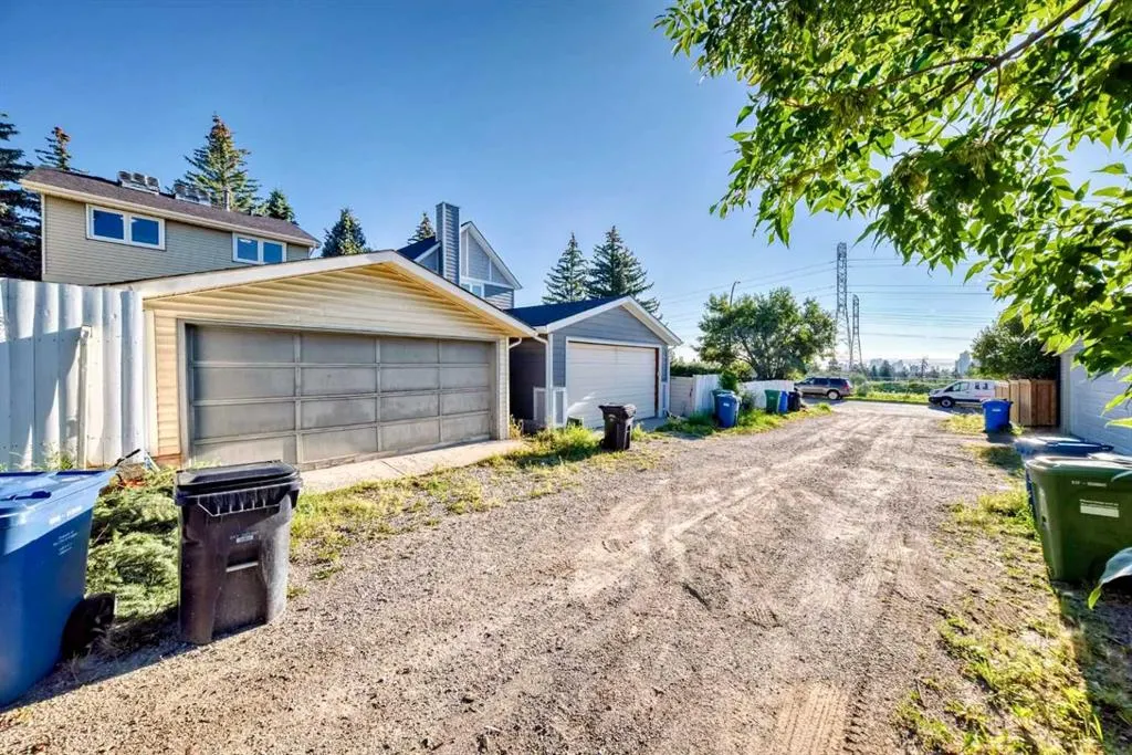 51 Strathearn Crescent SW