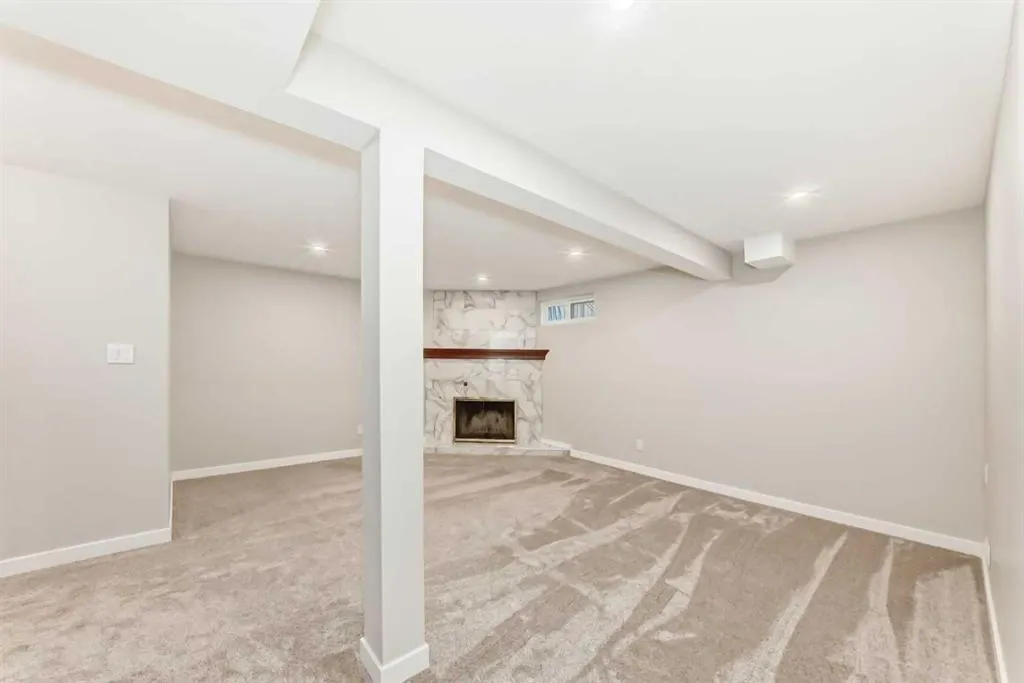 51 Strathearn Crescent SW