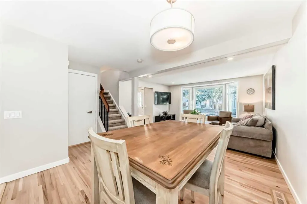 51 Strathearn Crescent SW