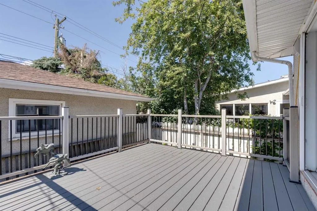 419 Woodland Crescent SE