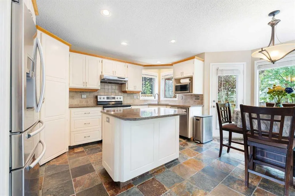 9 Valley Meadow Close NW