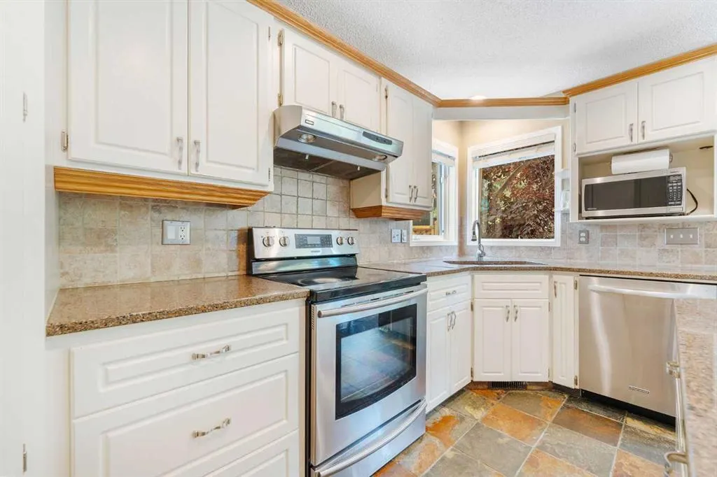 9 Valley Meadow Close NW