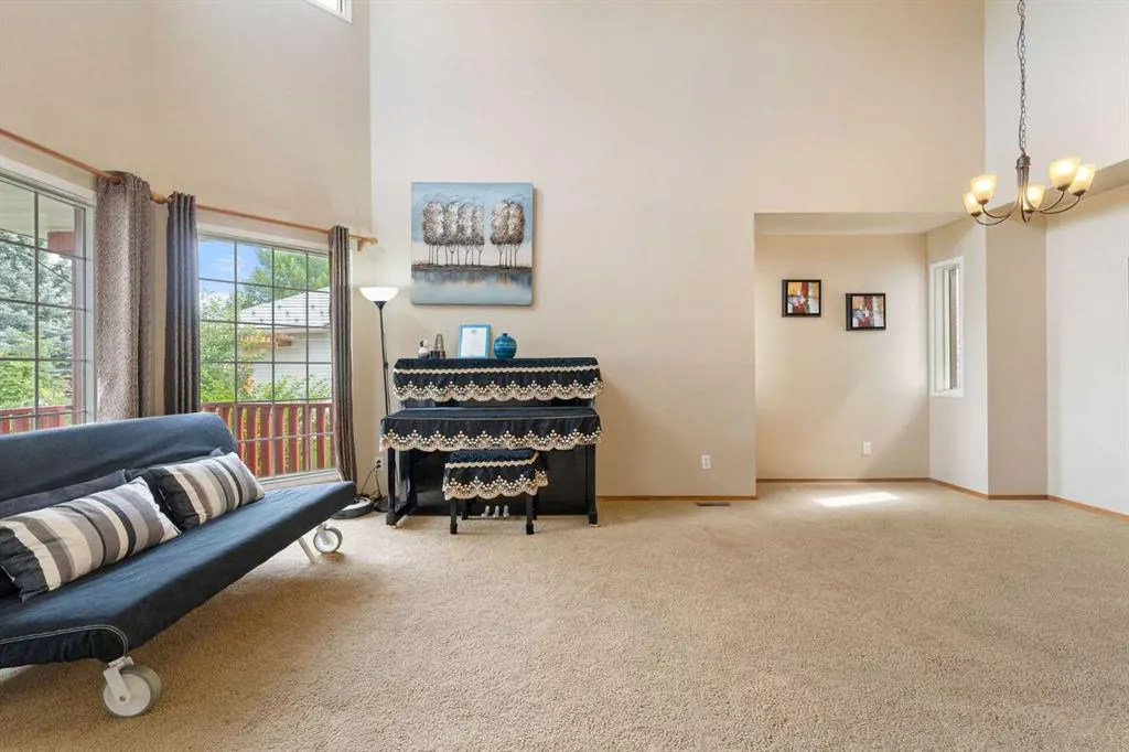 9 Valley Meadow Close NW