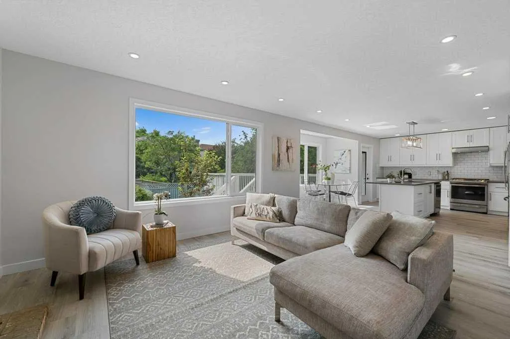 54 Mckenzie Lake Manor SE