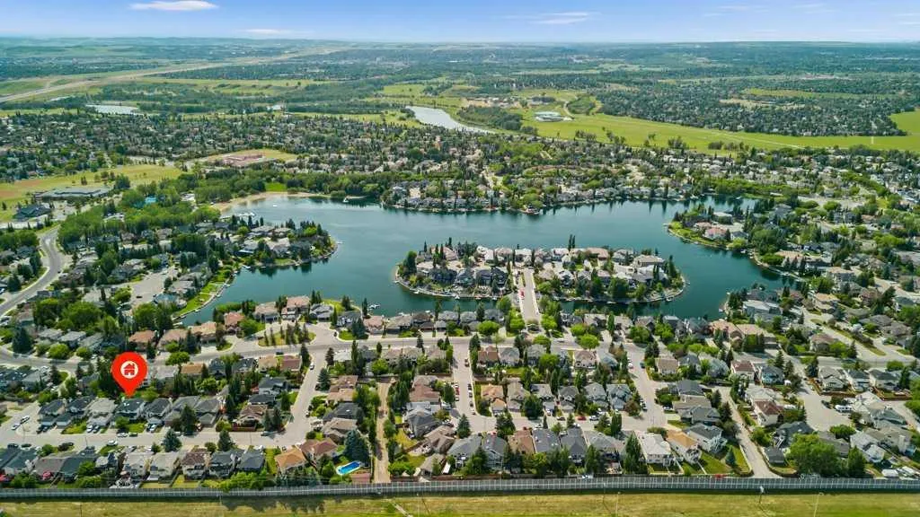 54 Mckenzie Lake Manor SE
