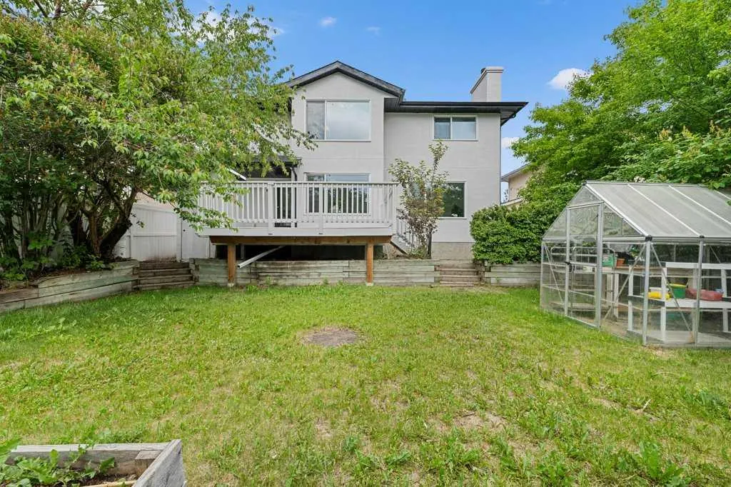 54 Mckenzie Lake Manor SE