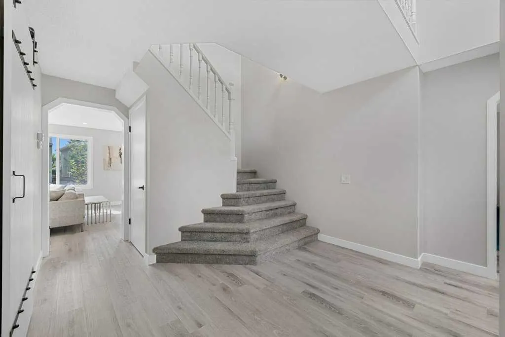 54 Mckenzie Lake Manor SE