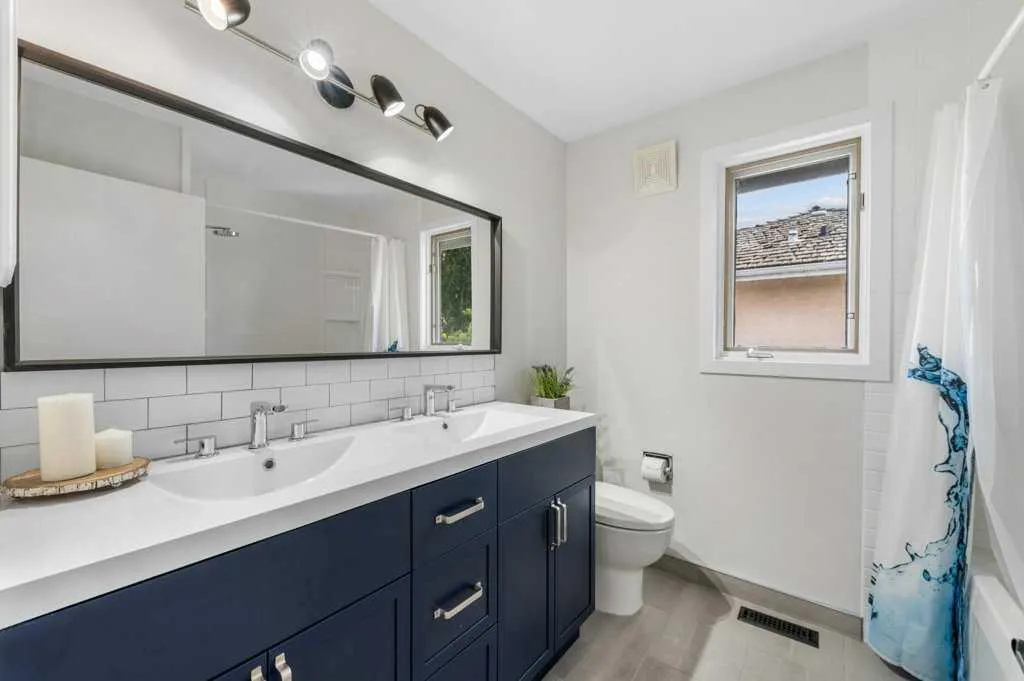 54 Mckenzie Lake Manor SE