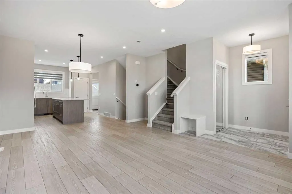 204 Chelsea Manor