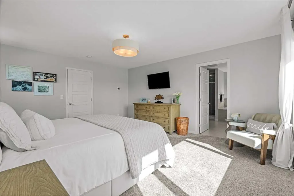 141 Auburn Meadows Crescent SE