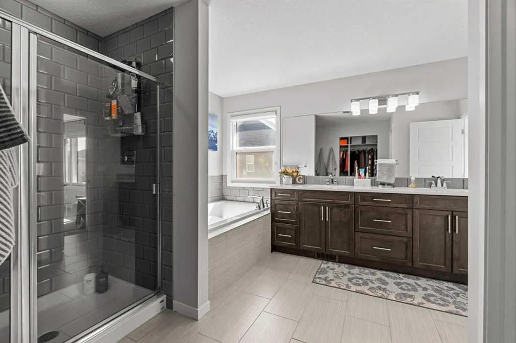 141 Auburn Meadows Crescent SE