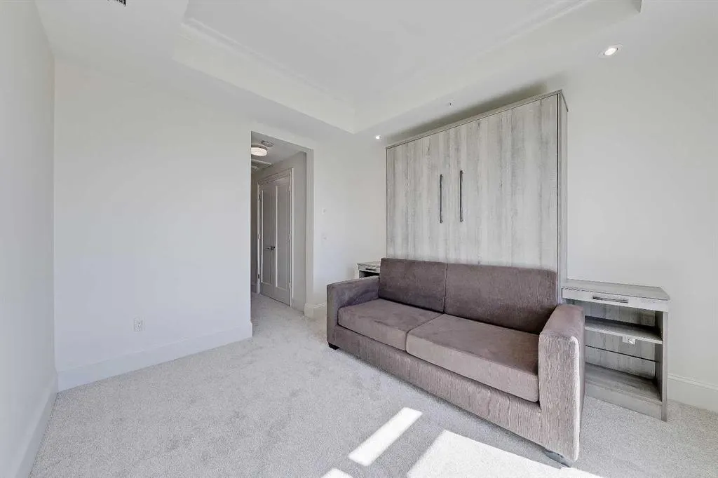 221 Quarry Way SE, #107