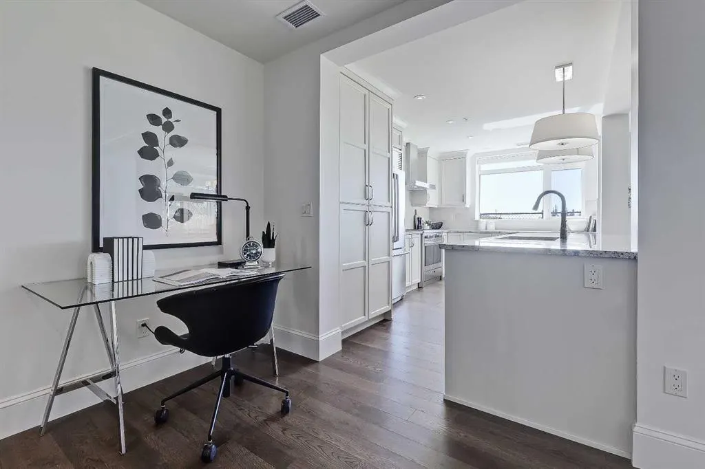 221 Quarry Way SE, #107