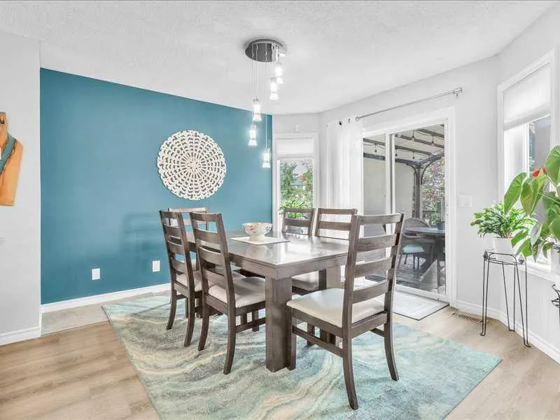 104 Bridlewood Road SW