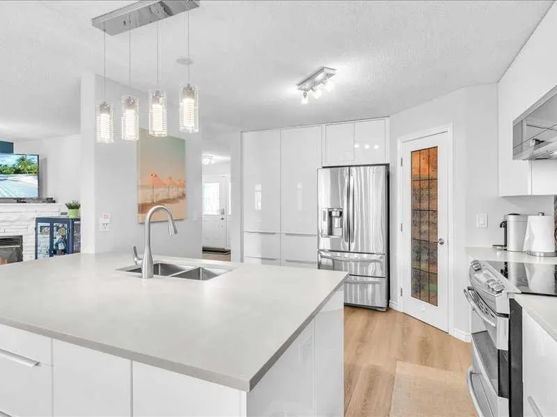 104 Bridlewood Road SW