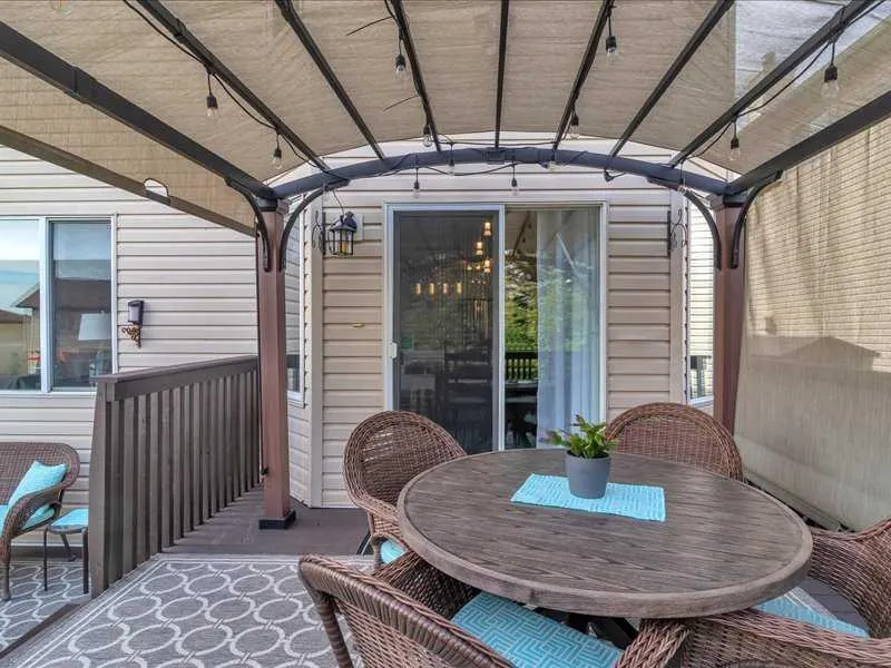 104 Bridlewood Road SW