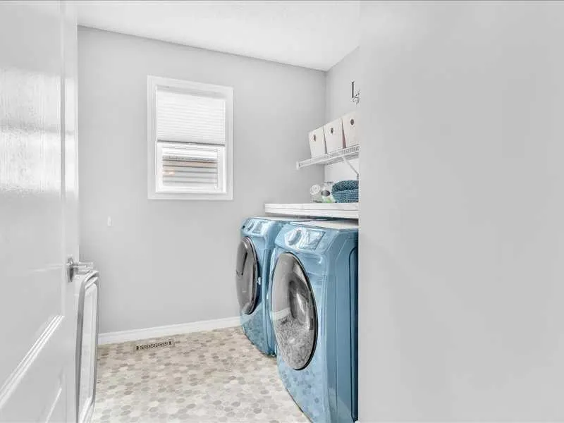 104 Bridlewood Road SW
