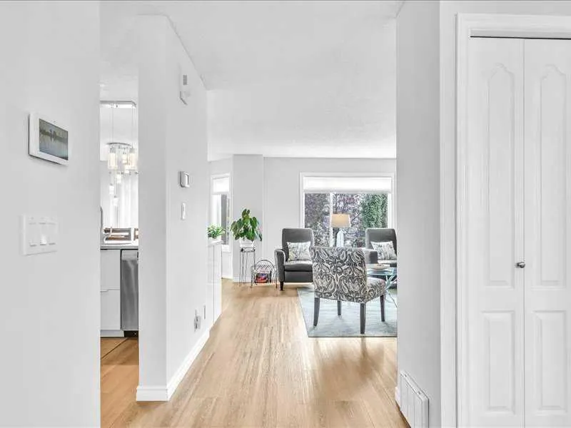 104 Bridlewood Road SW