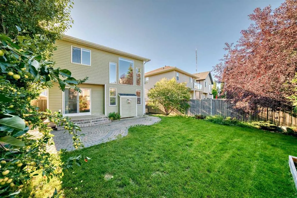 110 Cougarstone Circle SW