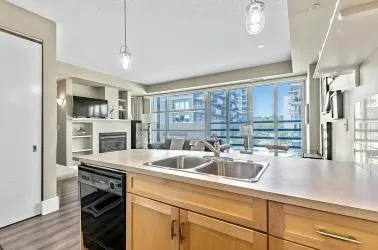 205 Riverfront Avenue SW, #202