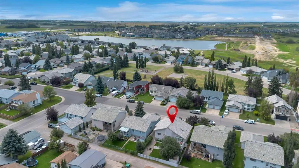 27 Strathmore Lakes Way
