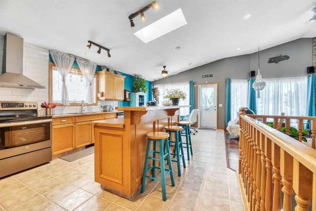 27 Strathmore Lakes Way
