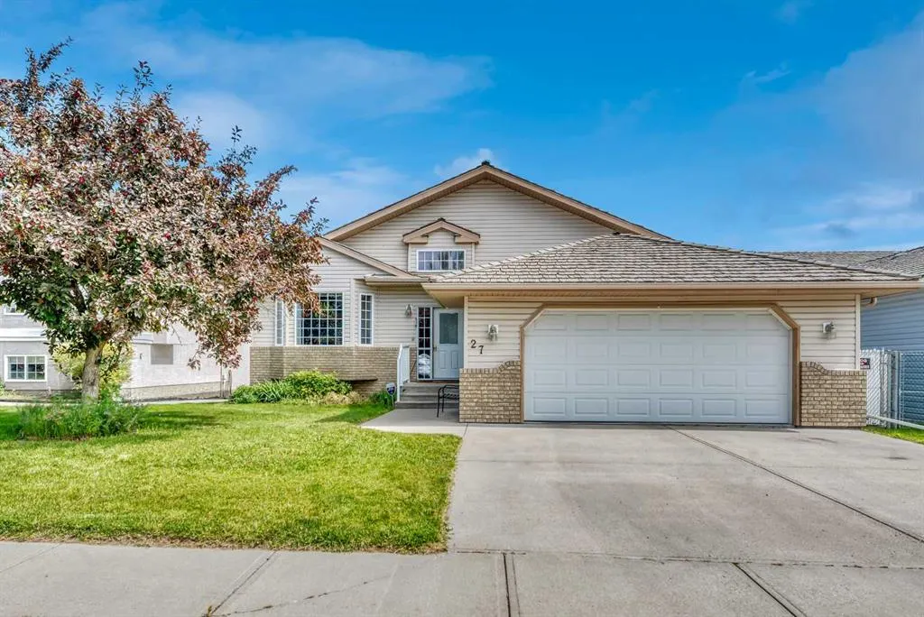 27 Strathmore Lakes Way