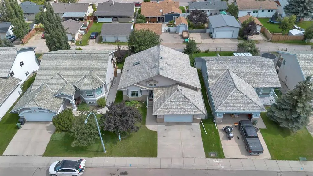 27 Strathmore Lakes Way