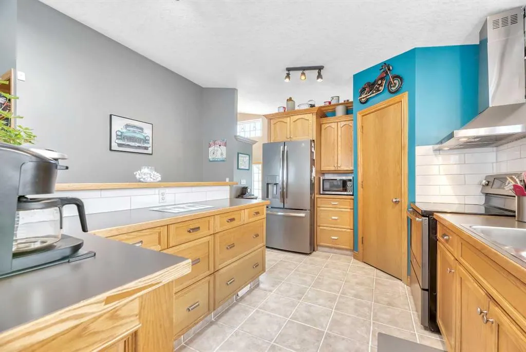 27 Strathmore Lakes Way