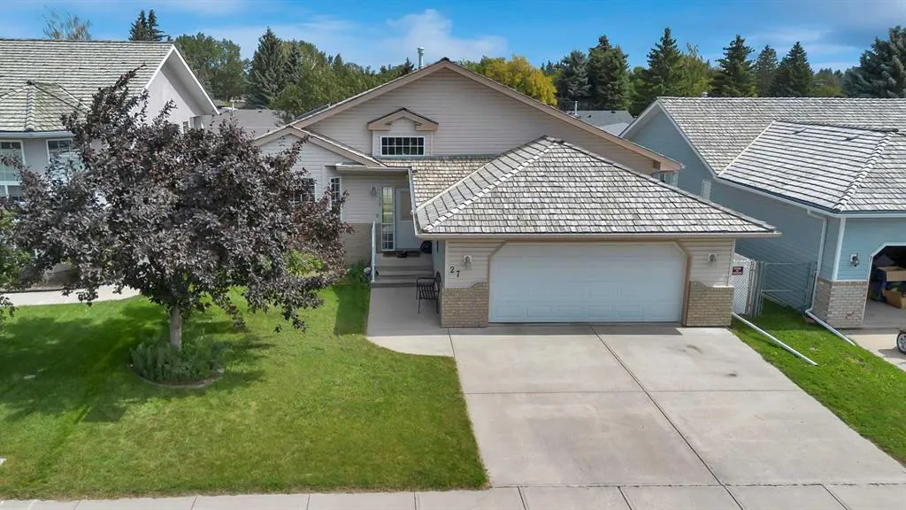 27 Strathmore Lakes Way