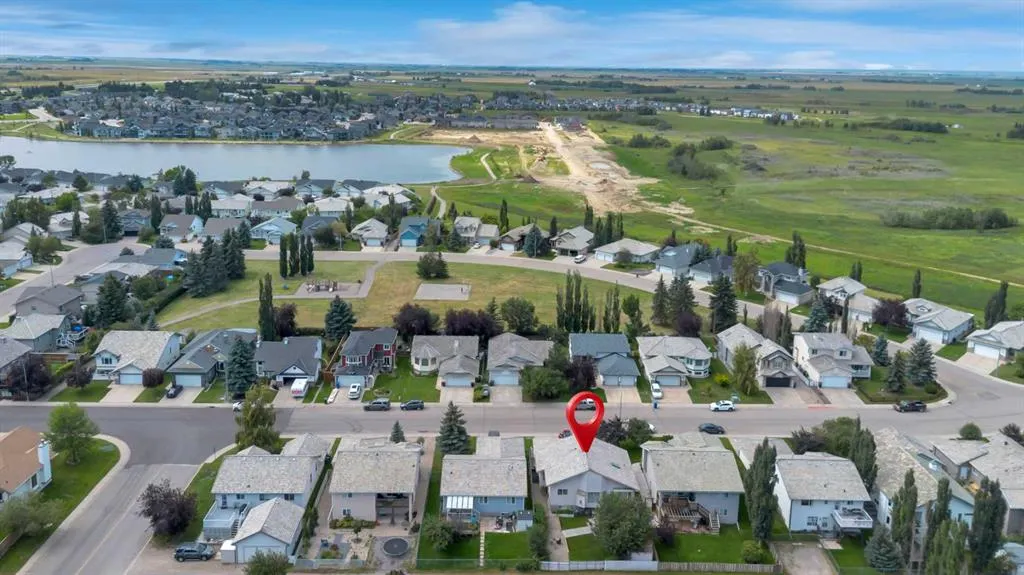 27 Strathmore Lakes Way